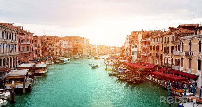 Fotobehang Venetië tegen de achtergrond van de felle zon