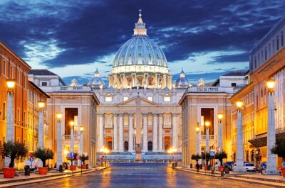 Verlichte Basiliek in Vaticaanstad