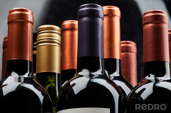Fotobehang Verschillende flessen wijn