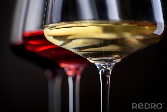 Fotobehang Verschillende soorten wijn in glazen