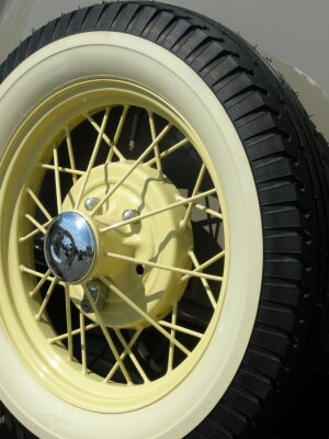 Fotobehang Vintage Car Wheel
