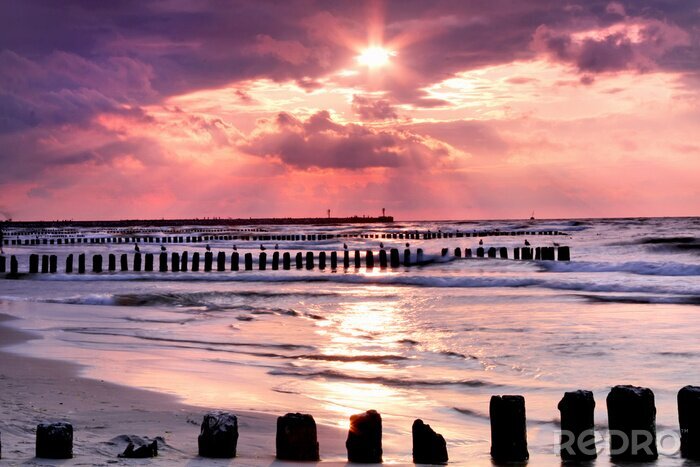 Fotobehang Violette zonsondergang boven de Oostzee