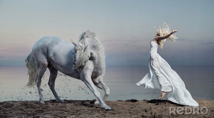 Fotobehang Vrouw en een wit paard