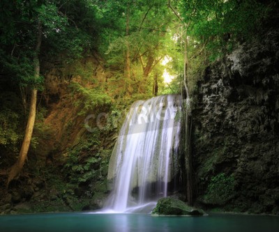 Fotobehang Waterval in de groene jungle
