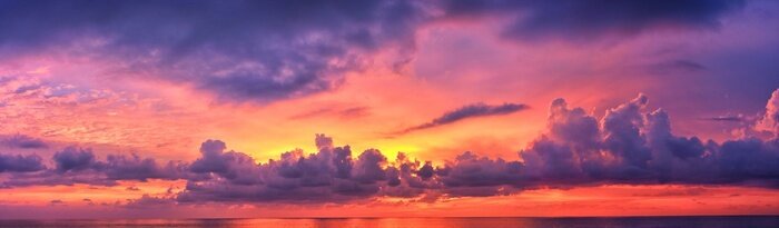 Fotobehang Wolken boven de oceaan in Thailand