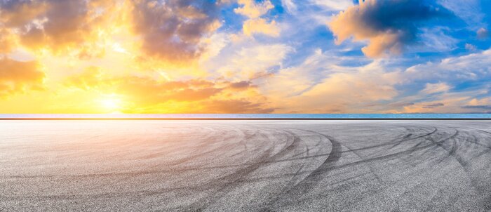 Fotobehang Wolken boven de renbaan