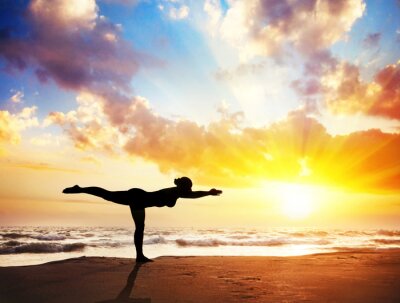 Fotobehang Yoga in het licht van de zonsondergang