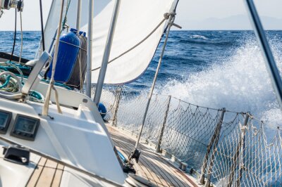 Fotobehang Zeilboot en hoge golven