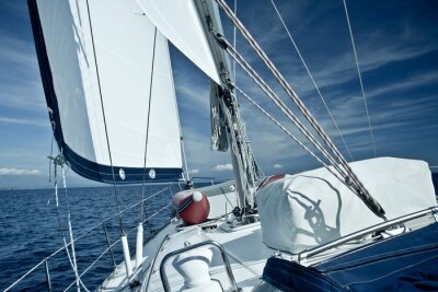 Fotobehang Zeilboot in blauwe en witte kleur