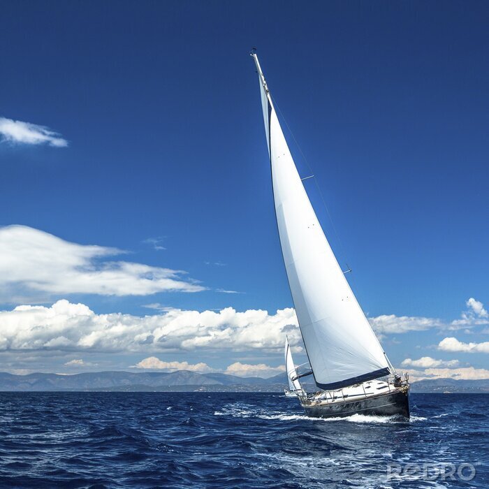 Fotobehang Zeilboot op de zee luxe