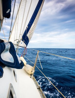 Fotobehang Zeilboot op volle zee
