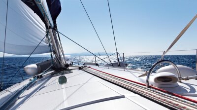 Fotobehang Zeilboot op zee modern