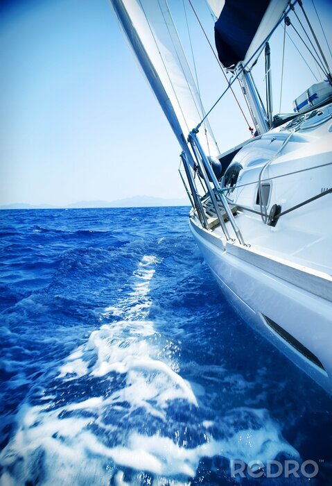 Fotobehang Zeilboot tijdens een reis op zee