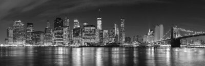 Zwart-wit New York City 's nachts panoramisch beeld, USA.