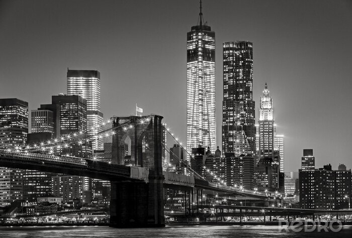 Fotobehang Zwart-witfoto van de Brooklyn Bridge bij nacht