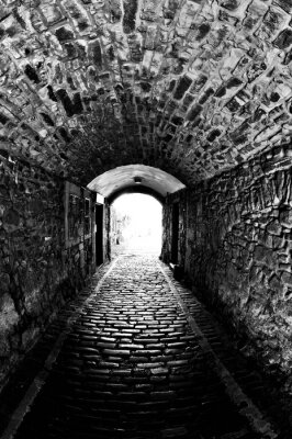 Fotobehang Zwart-witte bakstenen tunnel