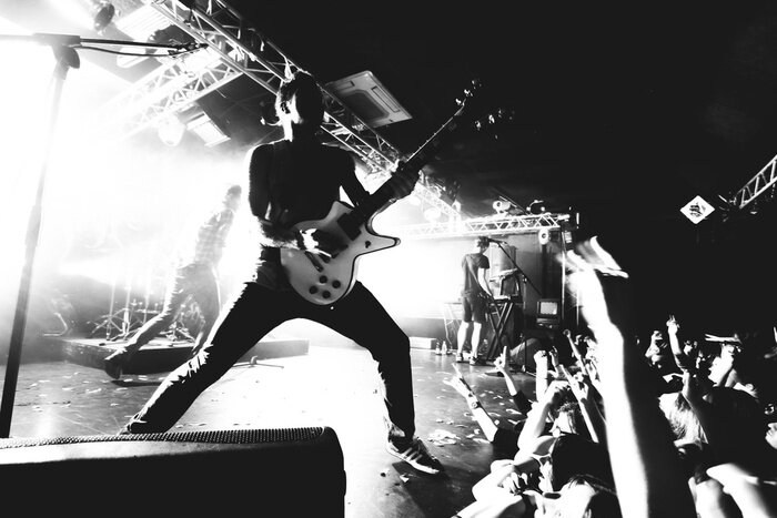 Fotobehang Zwart-witte fotografie met gitarist