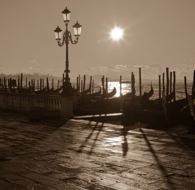 Fotobehang Zwart-witte lantaarn in Veneti?