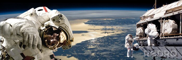 Poster Astronauten werken op het ruimtestation