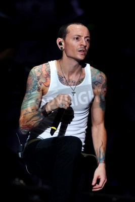 Poster BANGKOK THAILAND 23 september: Chester Bennington van Linkin Park te voeren op Linkin Park live in Bangkok A Thousand Suns World Tour 2011 op Impact Maungthong Thani, september 23,2011 Bangkok Thailan