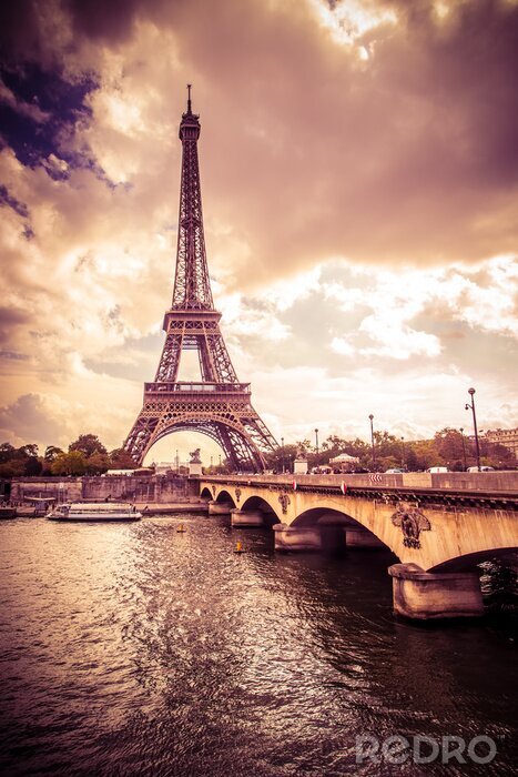Poster Beautiful Eiffel Tower in Paris France under golden light