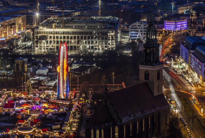Poster Berlijn bij nacht vanuit vogelperspectief