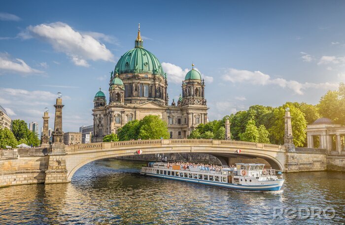 Poster Berlijnse kathedraal aan de rivier
