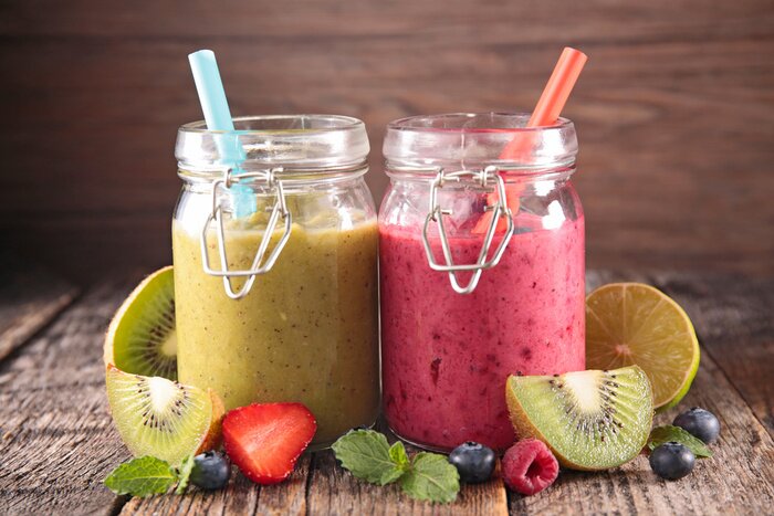 Poster bessen en kiwi smoothie