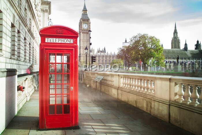 Poster Big Ben en een rode telefooncel op de voorgrond