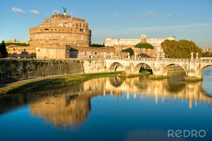 Poster Castel Sant'Angelo en de brug bij zonsondergang, Rome, Italië.
