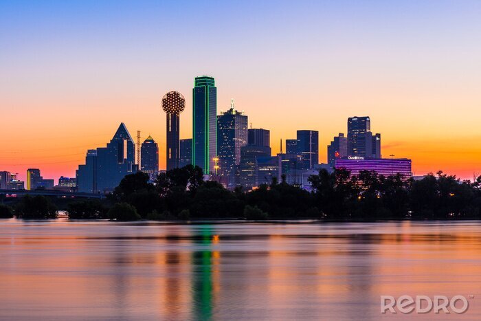 Poster Dallas-panorama van het oosten op het wateroppervlak