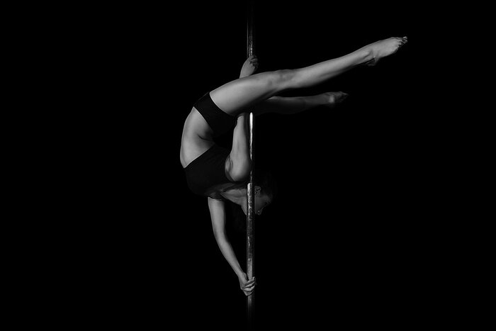 Poster Dansen op rozenfoto in zwart-wit