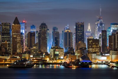 De gebouwen van New York bij nacht
