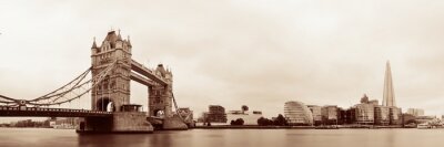 De Londense brug in de skyline