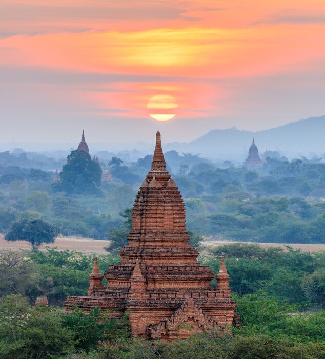 Poster De ondergaande zon boven Myanmar