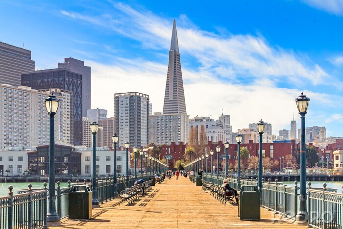 Poster Downton San Francisco en de Transamerica Piramide van houten Pier 7 op een mistige dag