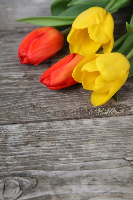 Poster Een boeket bloemen op een bord
