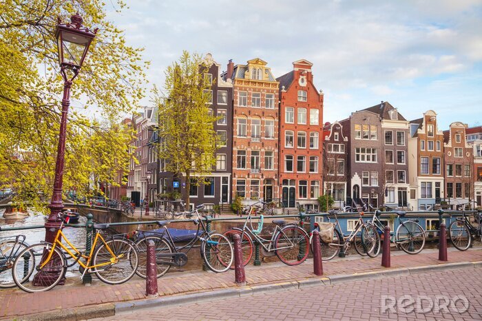 Poster Fahrräder in Amsterdam neben dem Kanal