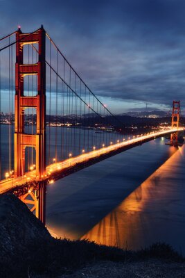 Golden Gate Bridge en San Francisco lichten