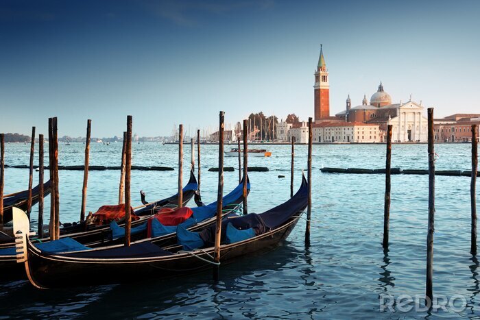 Poster Gondels op Canal Grande en San Giorgio Maggiore kerk in Venic