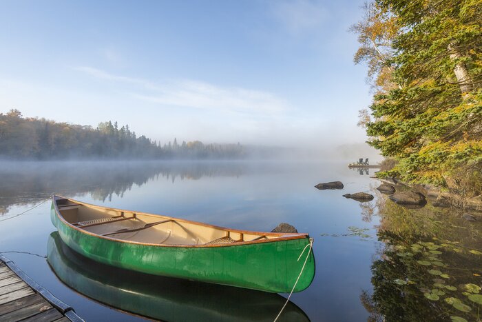 Poster Green Canoe Gebonden aan Dok