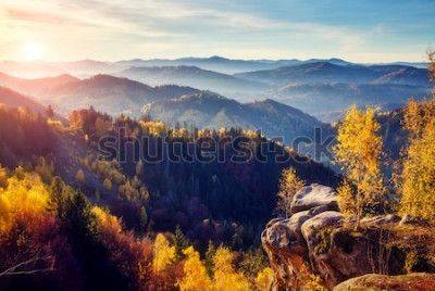 Poster Herfstlandschap met bergtoppen