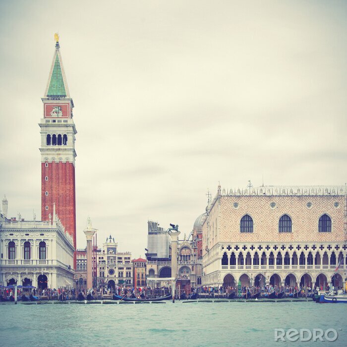 Poster Het San Marcoplein van een afstand