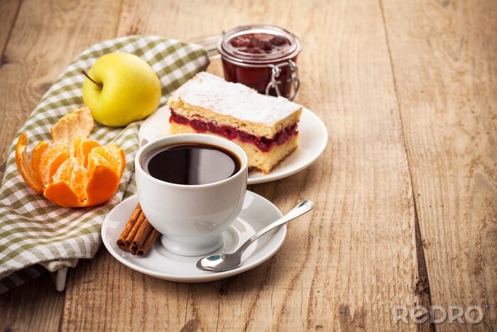 Poster Kopje koffie ontbijt rustieke stijl op een houten bord