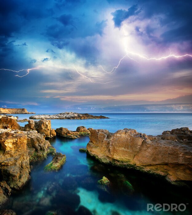 Poster Landschap met een storm over de zee