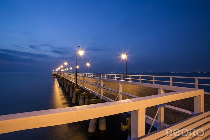 Poster Lege pier bij nacht