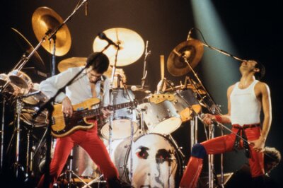 Poster LEIDEN, NEDERLAND - 27 november 1980: Queen tijdens een concert in de Groenoordhallen in Leiden in Nederland