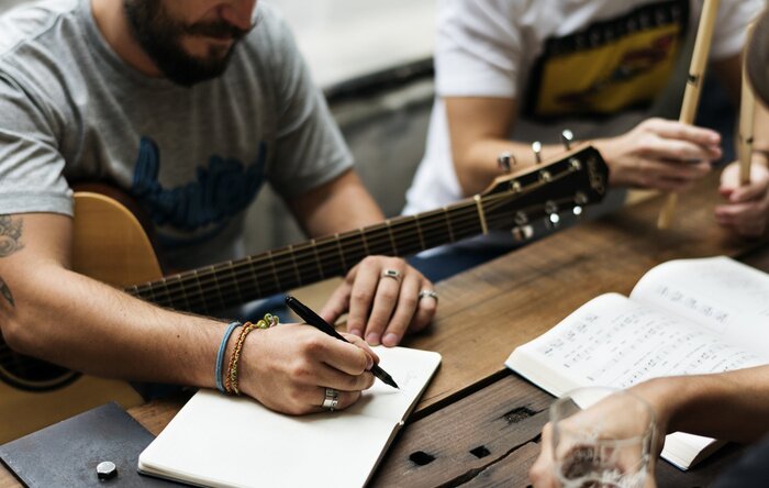 Poster Mannen Play Guitar Schrijf Song Muziek Reheaesal