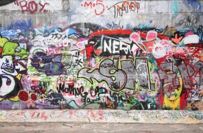 Muur beschilderd met graffiti