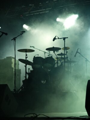 Poster Muziek en drums op het podium